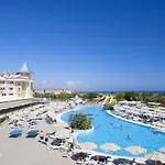 Star Resort Side