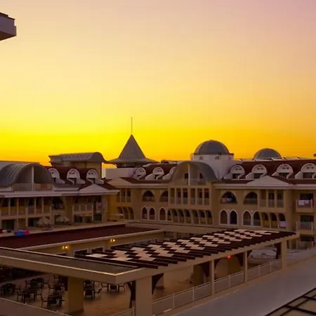 Resort Star - Side